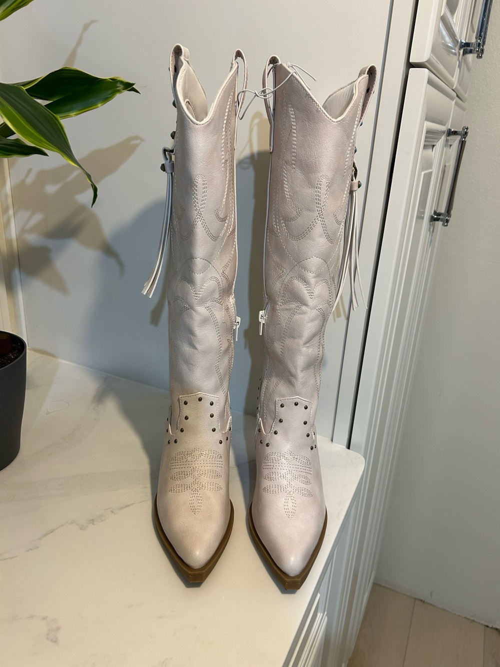 Women’s Tall Western-Style Boots in Light Pink
